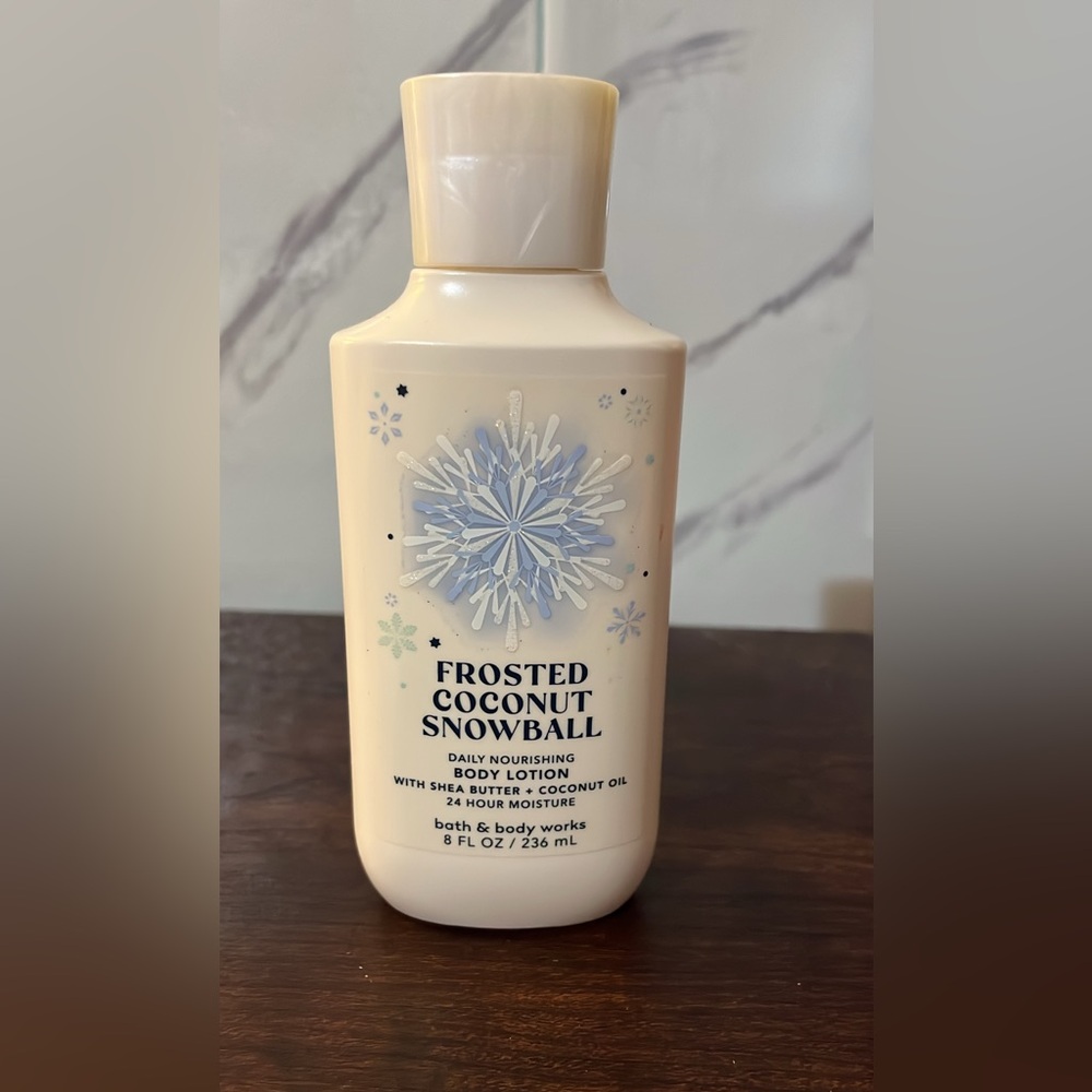 Bath and Body Works Frosted Coconut Snowball Lotion